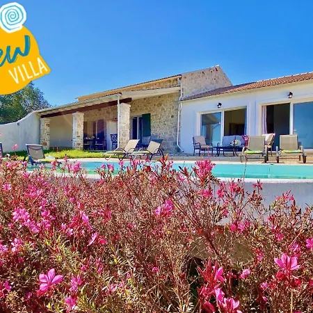 Luxury Artemisia With Private Pool