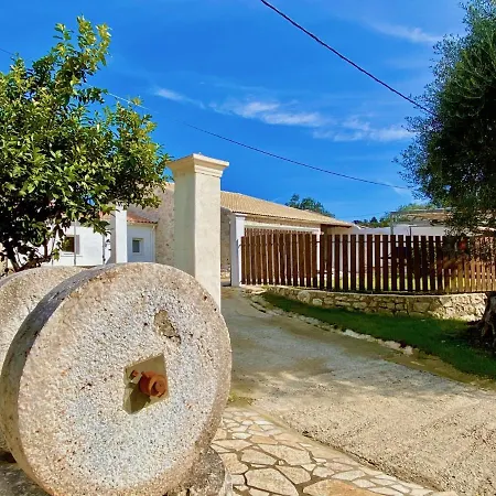 Luxury Artemisia With Private Pool